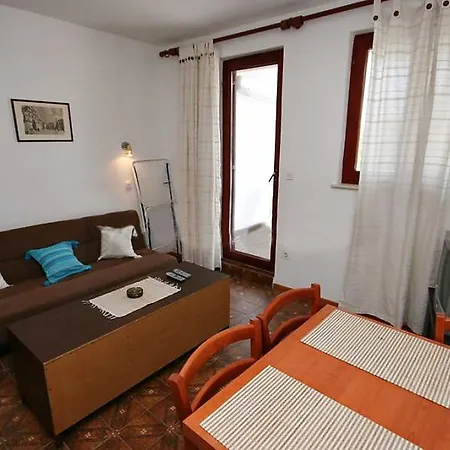 Seni Apartment *